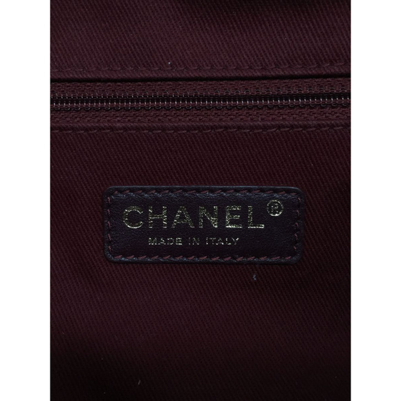 Chanel Matelasse Leather Chain Shoulder Bag - Picture 5 of 7